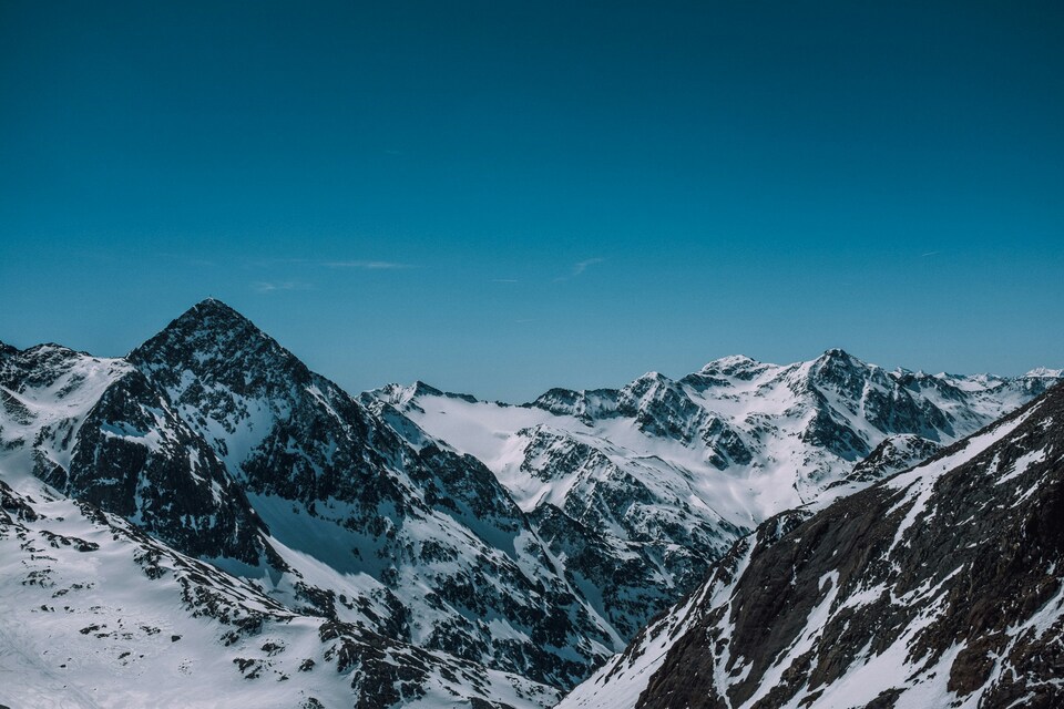 Taxi Transfer Innsbruck Airport to Stubai Glacier