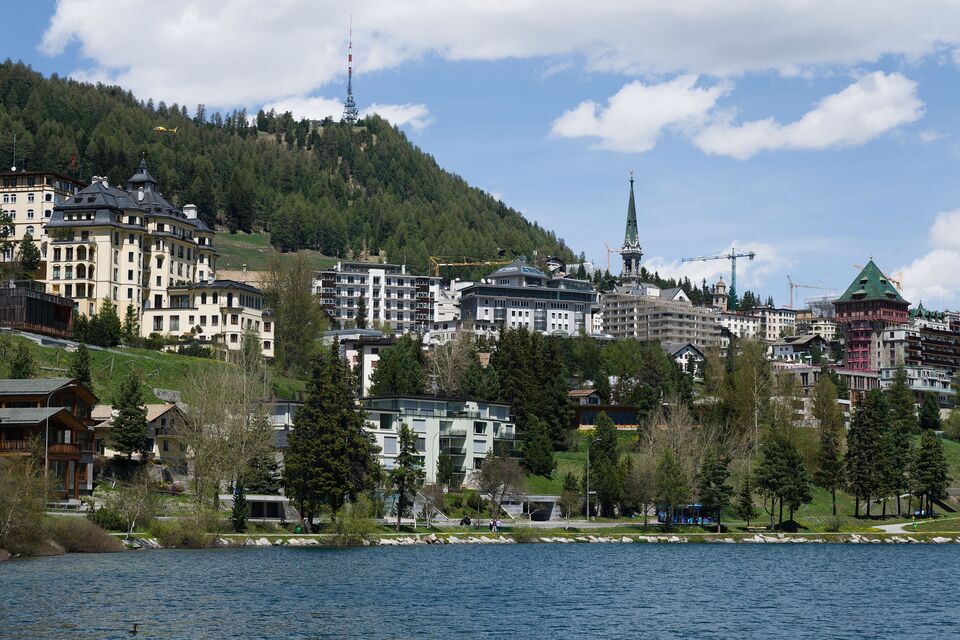 Taxi Transfer Innsbruck Airport to St. Moritz